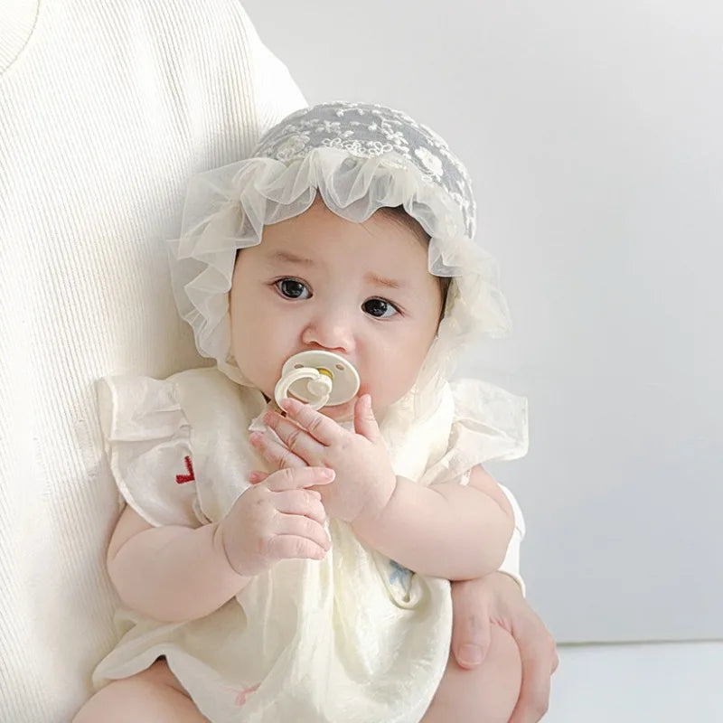 1 Piece Korean Fashion Princess Beanie for Baby Girl Mesh Gauze Embroidery Floral Ruffle Newborn Photography Props Infanr Hat
